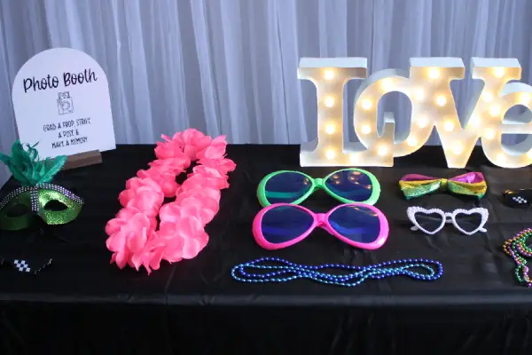Props table example